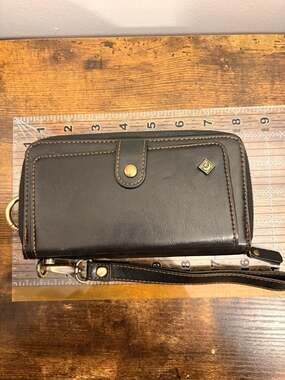 Pola multifunctional black leather wallet